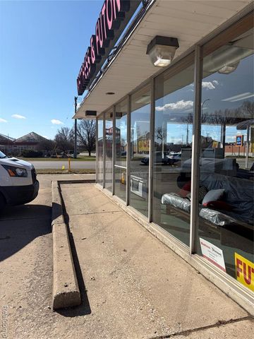 17820 Eureka Road, Southgate, MI 48195