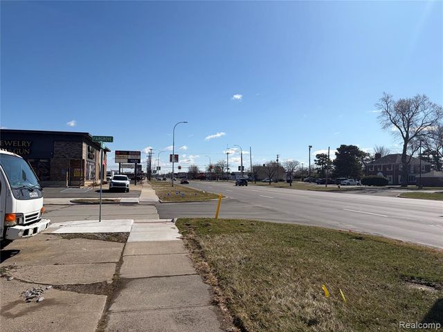 17820 Eureka Road, Southgate, MI 48195