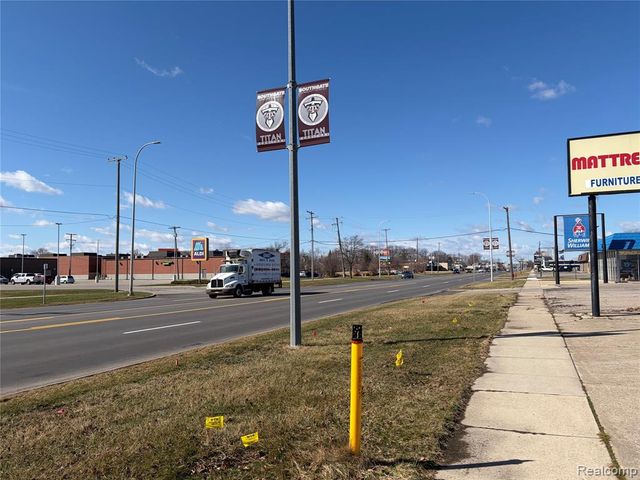 17820 Eureka Road, Southgate, MI 48195