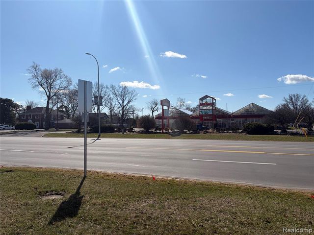 17820 Eureka Road, Southgate, MI 48195