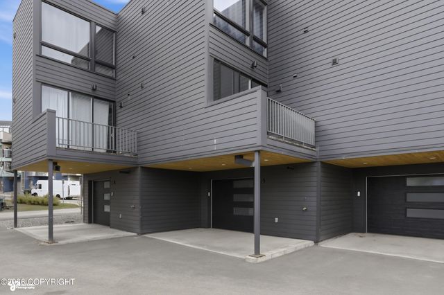 1435 W 8th Avenue, Anchorage, AK 99501
