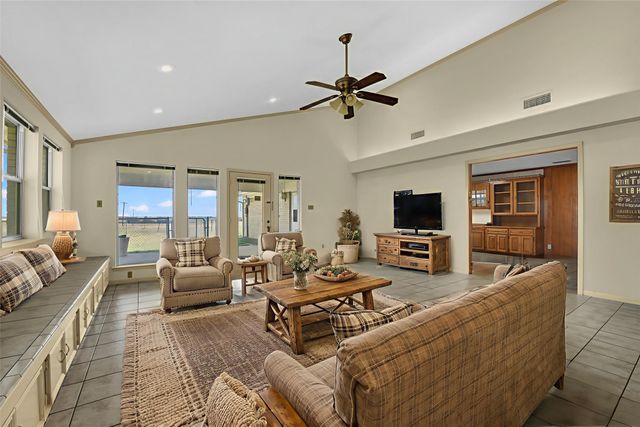 5108 Woodard Avenue, Cleburne, TX 76033