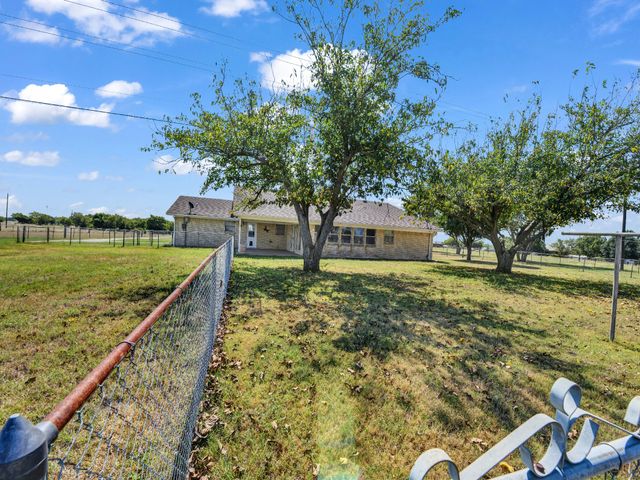 5108 Woodard Avenue, Cleburne, TX 76033