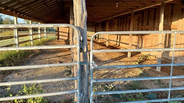 5108 Woodard Avenue, Cleburne, TX 76033