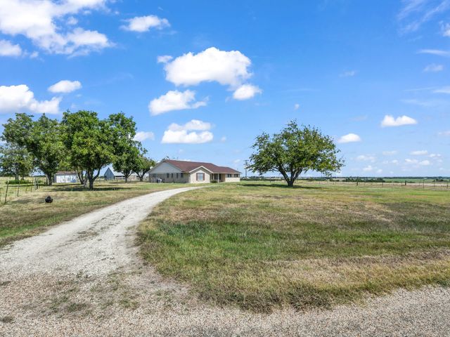 5108 Woodard Avenue, Cleburne, TX 76033