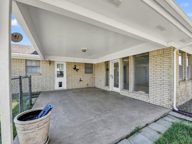 5108 Woodard Avenue, Cleburne, TX 76033