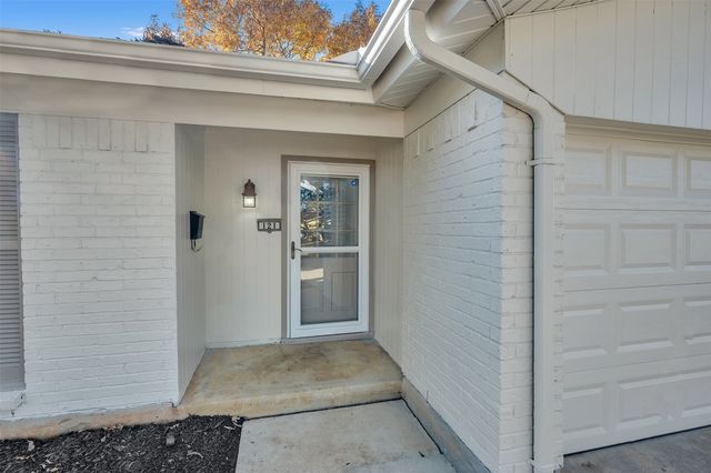 121 Quail Creek Drive, Crowley, TX 76036