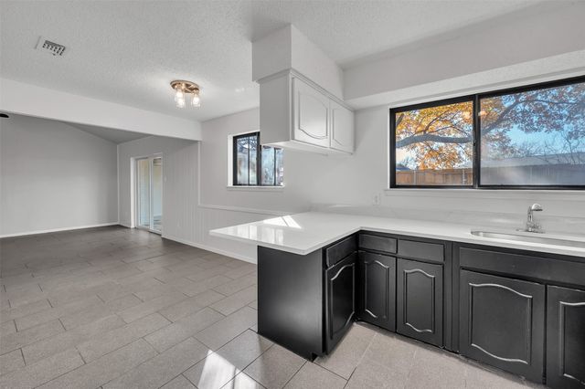 121 Quail Creek Drive, Crowley, TX 76036