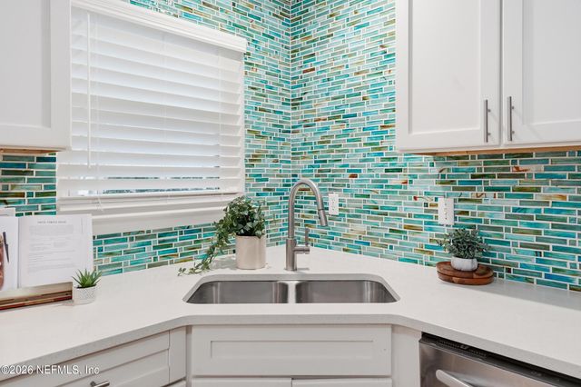 1673 LINKSIDE Court N, Atlantic Beach, FL 32233