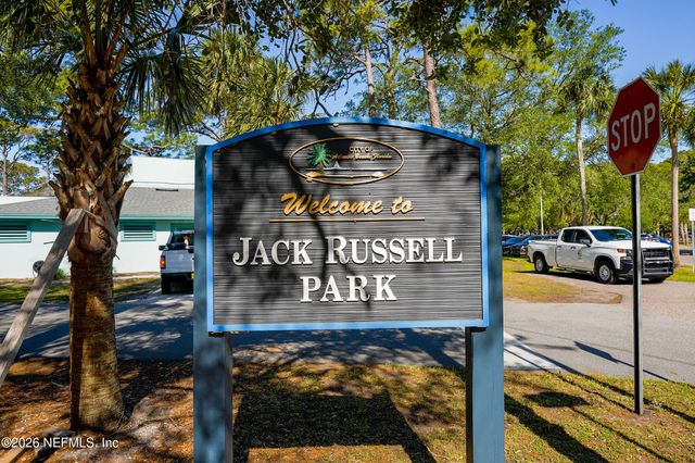 1673 LINKSIDE Court N, Atlantic Beach, FL 32233