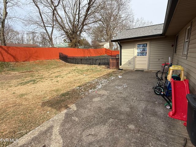 216 Willow Street, Mount Carmel, TN 37645