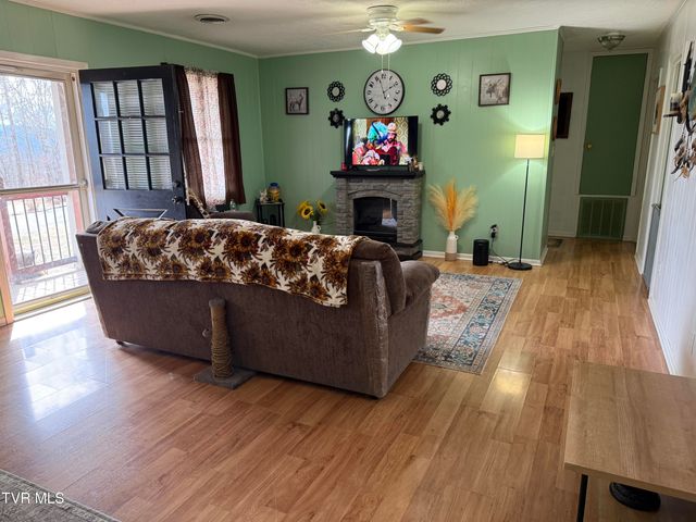 216 Willow Street, Mount Carmel, TN 37645