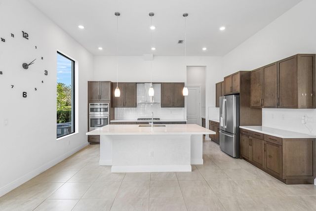 12035 N Baypoint Circle, Parkland, FL 33076