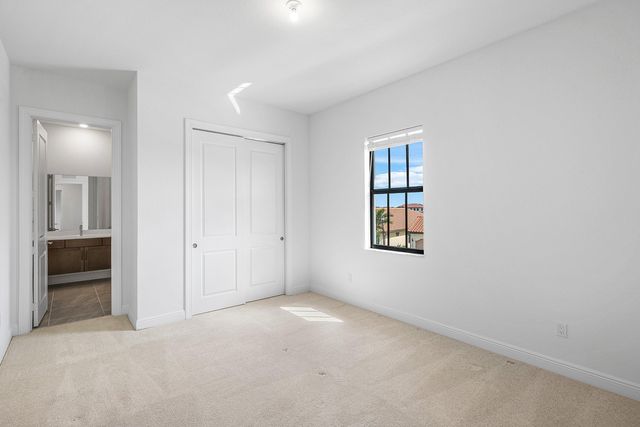 12035 N Baypoint Circle, Parkland, FL 33076