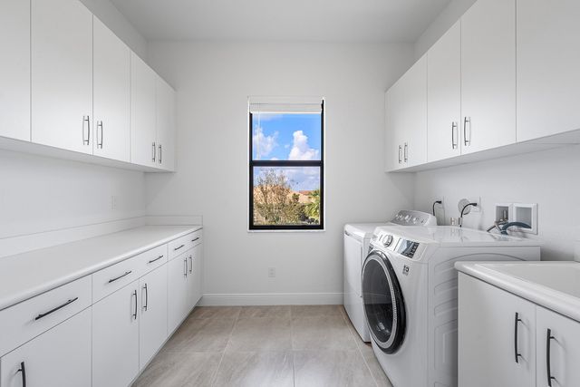 12035 N Baypoint Circle, Parkland, FL 33076