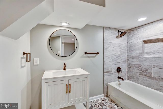 2806 EMERALD RD, Baltimore, MD 21234