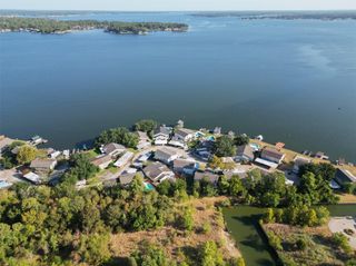 88 Lakeview Village, Conroe, TX 77356