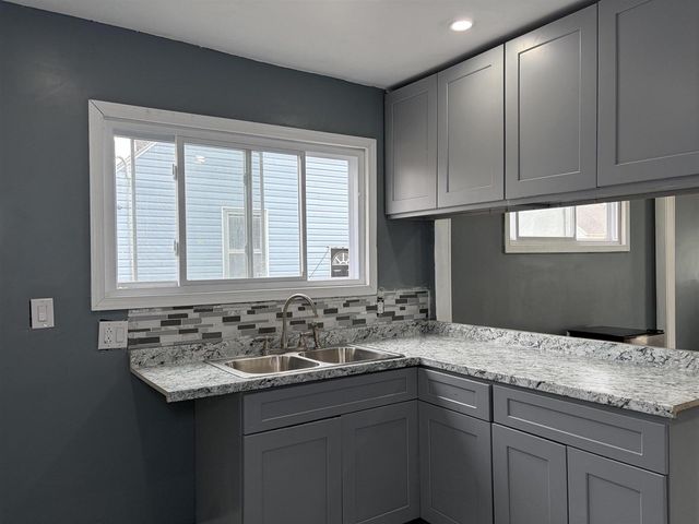 17870 Yonka Street, Hamtramck, MI 48212