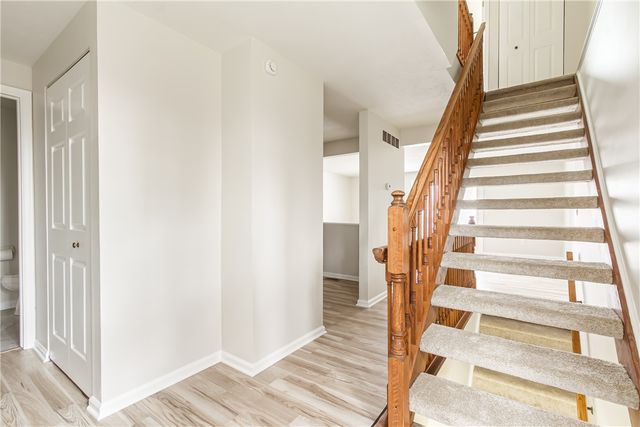 7 Camberley Place, Penfield, NY 14526