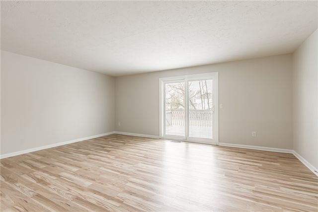 7 Camberley Place, Penfield, NY 14526