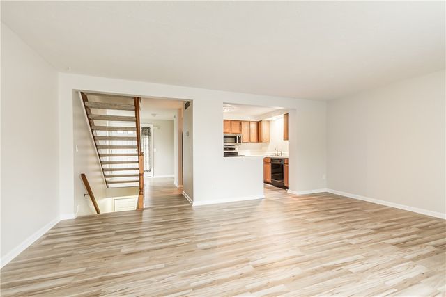 7 Camberley Place, Penfield, NY 14526