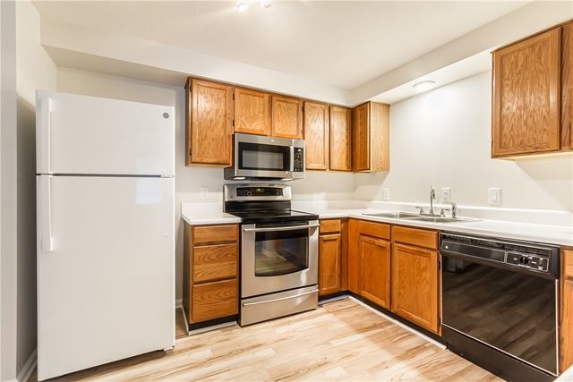 7 Camberley Place, Penfield, NY 14526