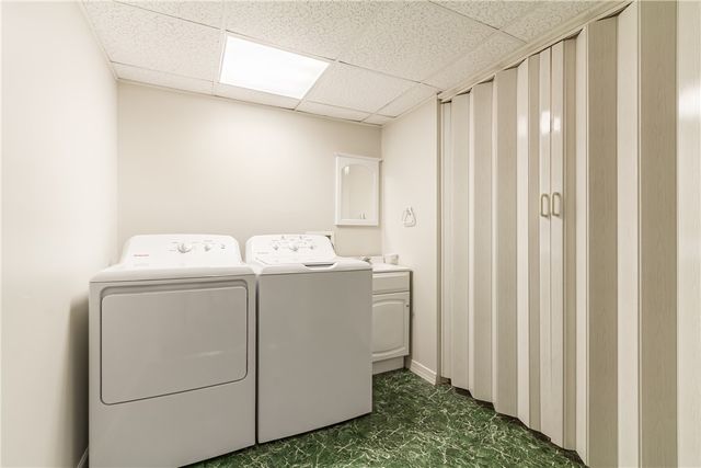 7 Camberley Place, Penfield, NY 14526