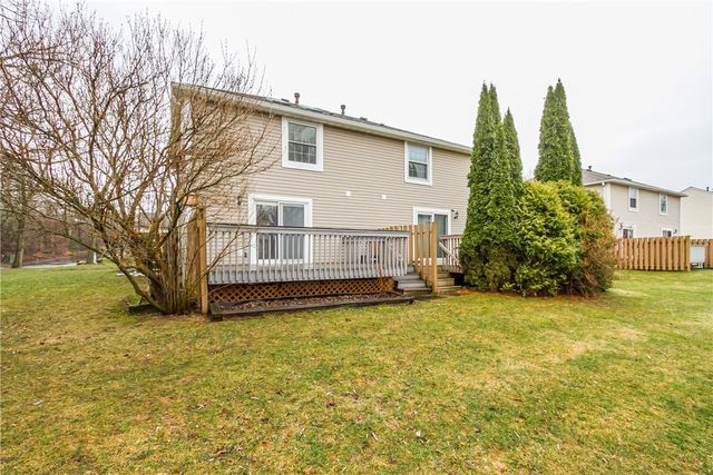 7 Camberley Place, Penfield, NY 14526