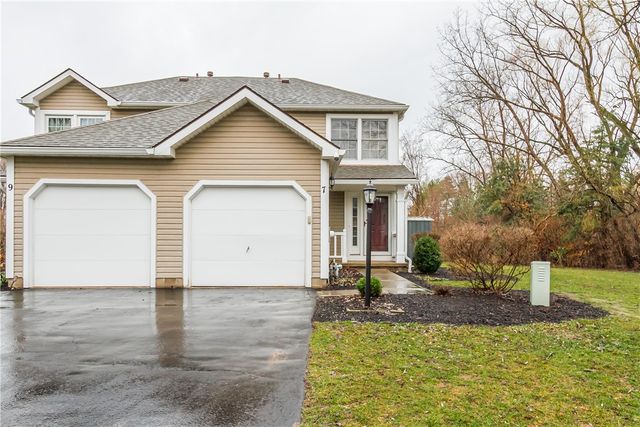 7 Camberley Place, Penfield, NY 14526