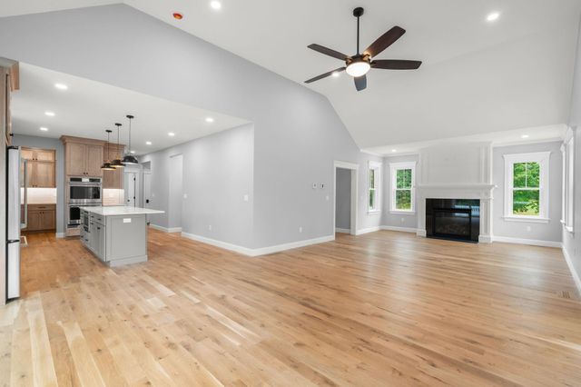 139 North Road, East Kingston, NH 03827