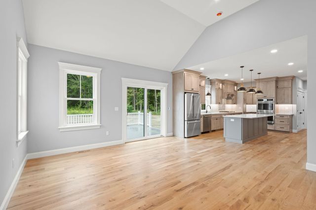 139 North Road, East Kingston, NH 03827