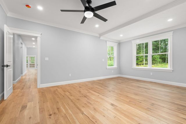 139 North Road, East Kingston, NH 03827