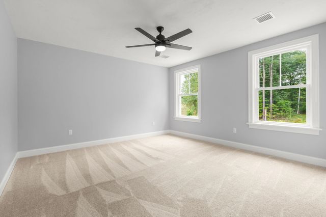 139 North Road, East Kingston, NH 03827