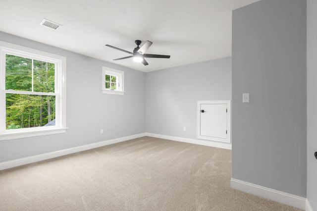 139 North Road, East Kingston, NH 03827