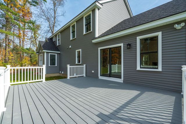 139 North Road, East Kingston, NH 03827