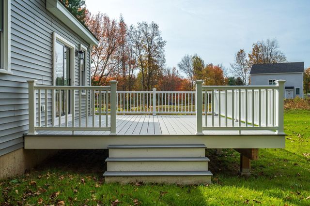 139 North Road, East Kingston, NH 03827