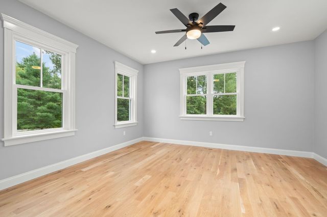 139 North Road, East Kingston, NH 03827