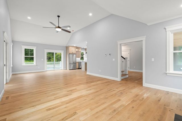 139 North Road, East Kingston, NH 03827