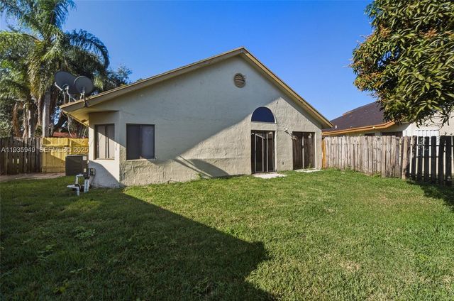 138 Colly Way, North Lauderdale, FL 33068