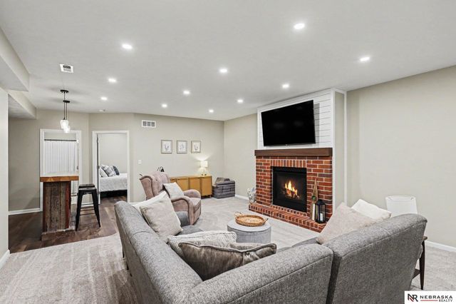 7331 Lilee Lane, Lincoln, NE 68516