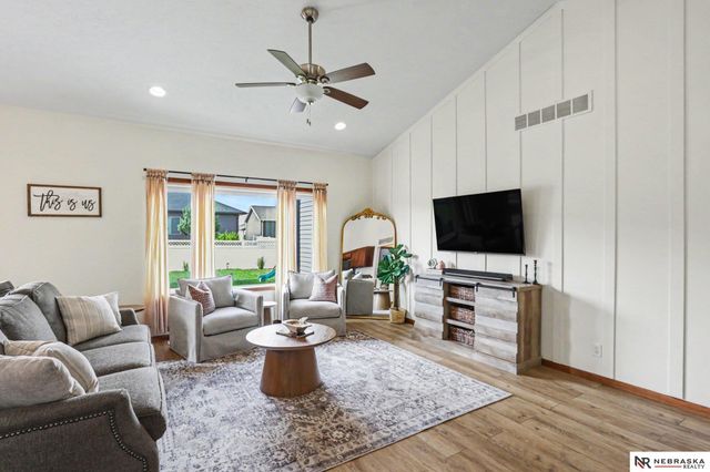 7331 Lilee Lane, Lincoln, NE 68516