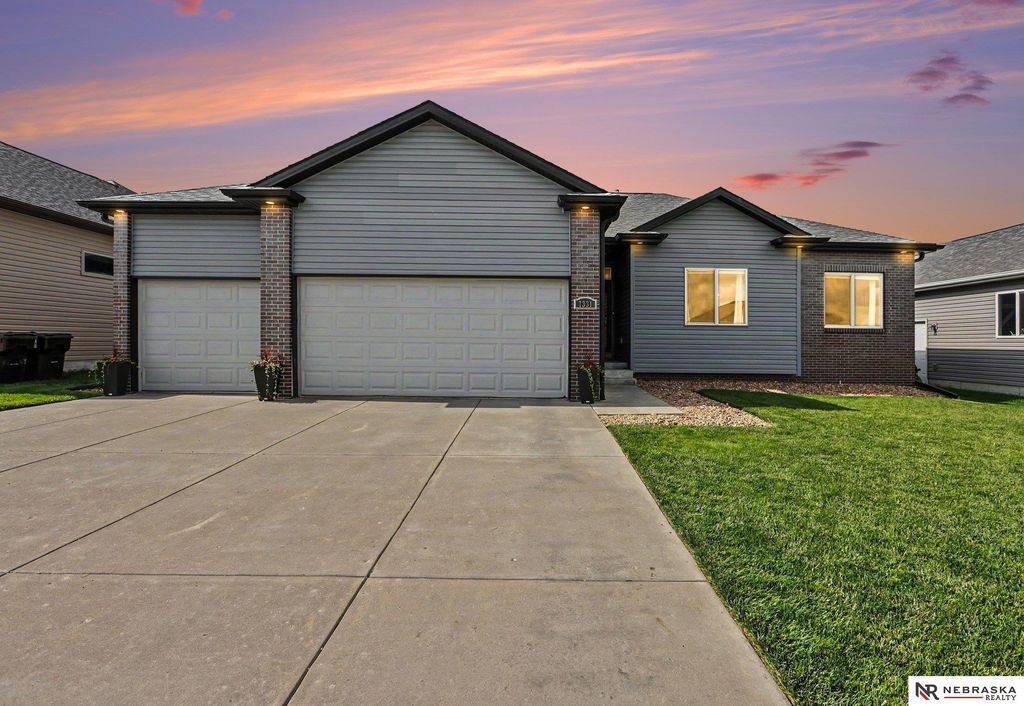 7331 Lilee Lane, Lincoln, NE 68516