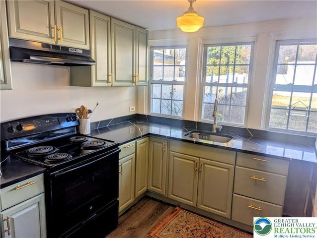 3011 West Greenleaf Street, Allentown City, PA 18104