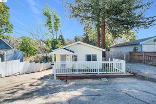 1467 Clay St, Hayward, CA 94541
