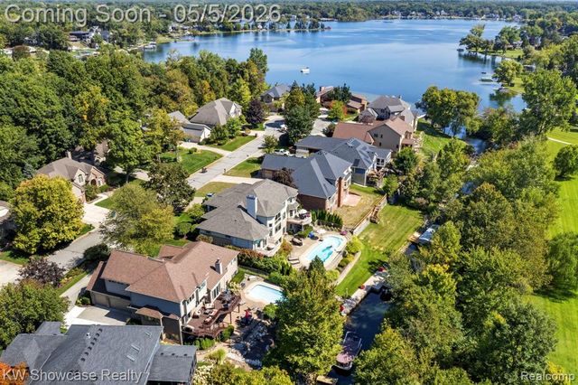 1539 Wandrei Court, Commerce Twp, MI 48382