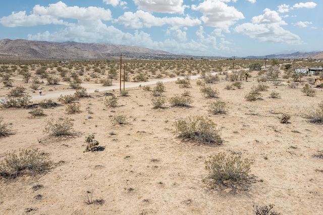 305 Two Mile Road, Joshua Tree, CA 92252