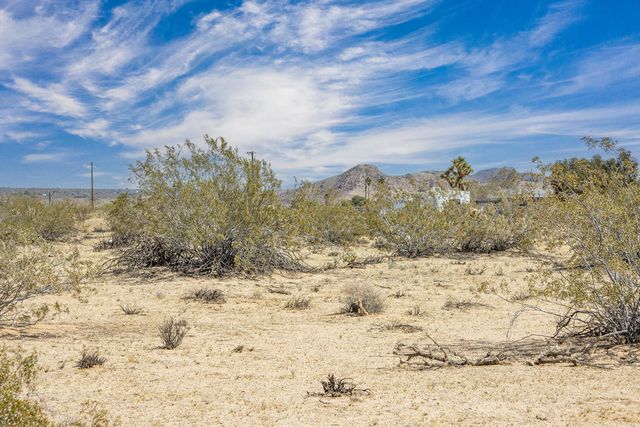 305 Two Mile Road, Joshua Tree, CA 92252