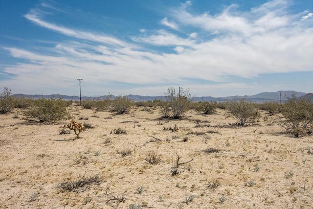 305 Two Mile Road, Joshua Tree, CA 92252