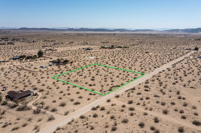 305 Two Mile Road, Joshua Tree, CA 92252