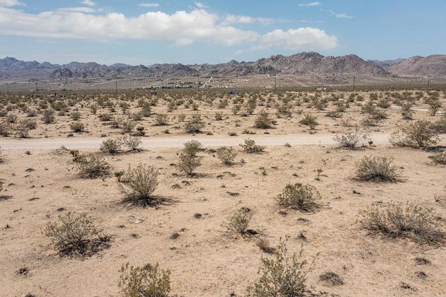 305 Two Mile Road, Joshua Tree, CA 92252